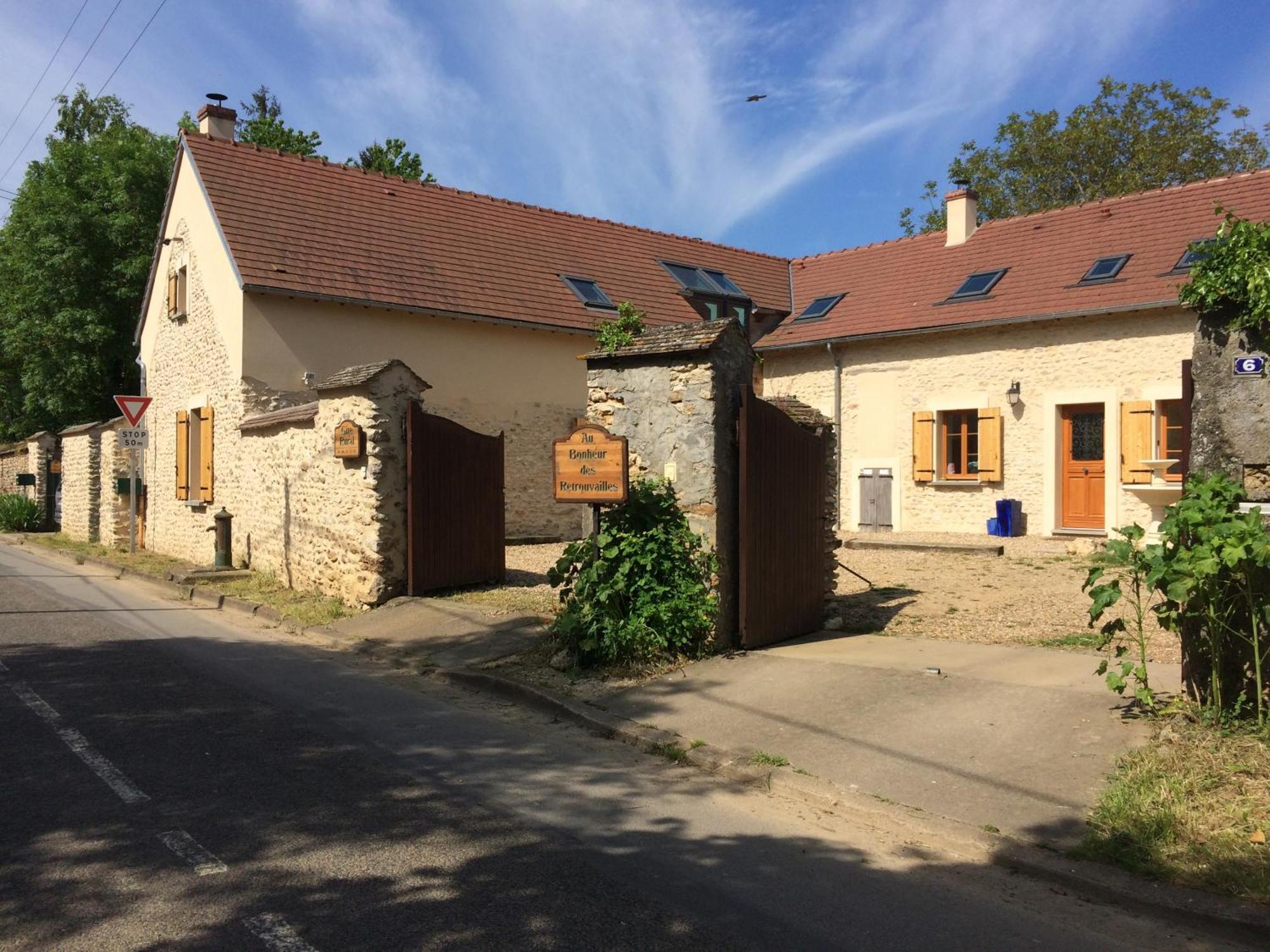 Au Bonheur Des Retrouvailles Hotel Denonville Exterior foto